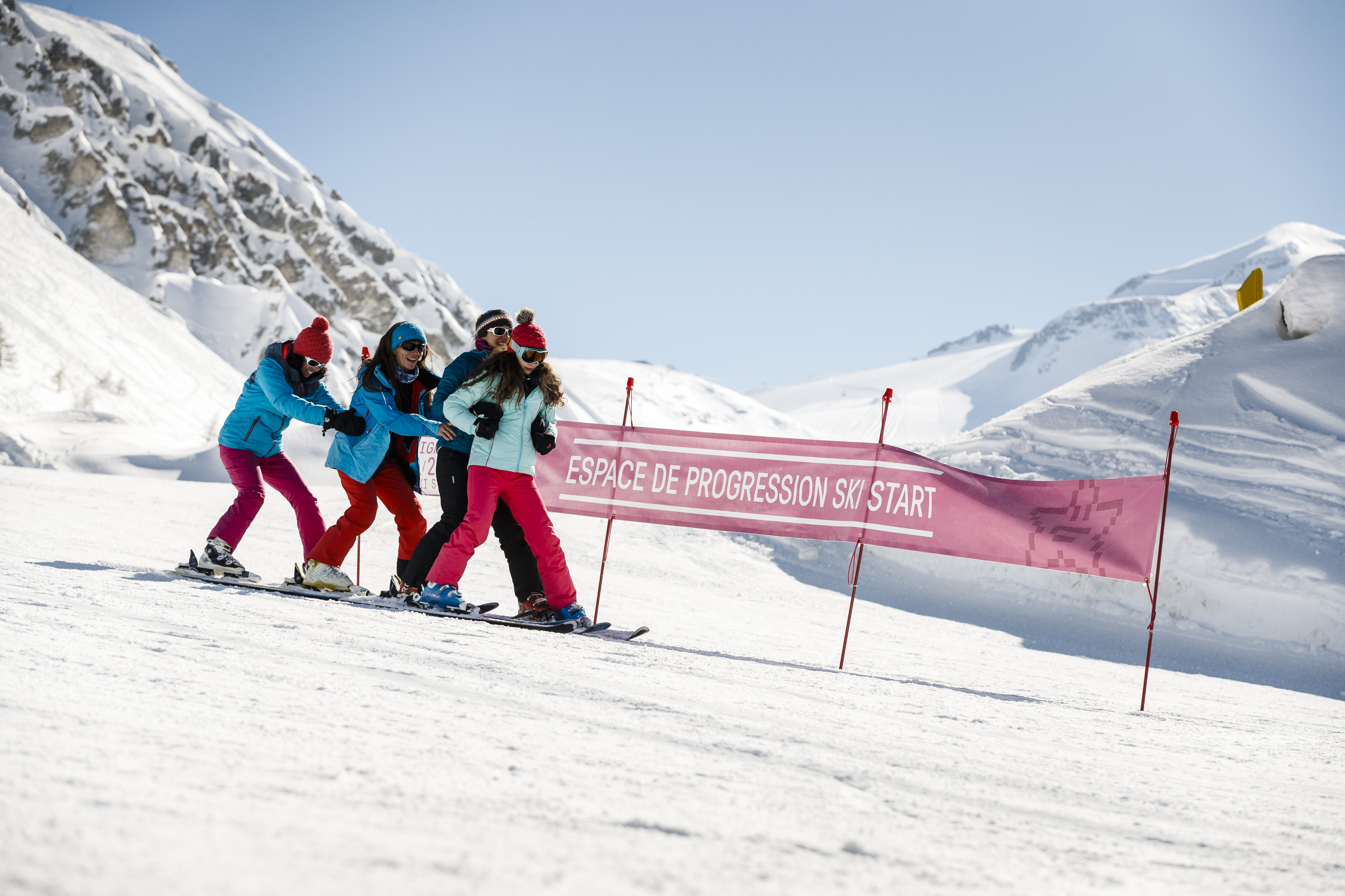 Skiing in a train Tignes