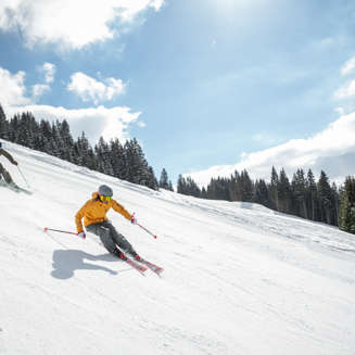 Skiing in Saalbach