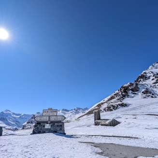 Road pass at the top of Val d’Isère