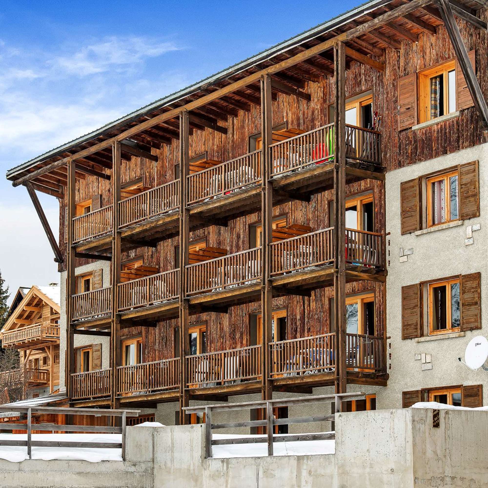 Exterior shot of the Chalet-Hotel Lucille 